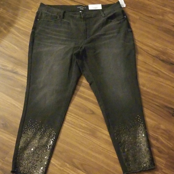 🍃🌺BUYONEGETONE $5 Black Sequins Jeans🌺🍃 - Picture 4 of 8